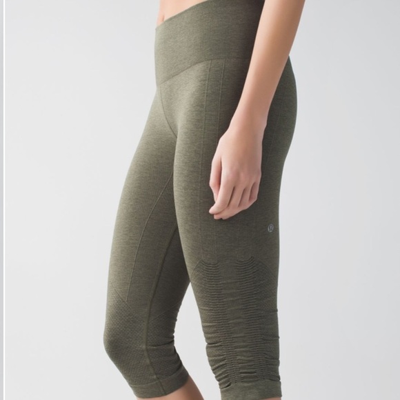 Lululemon In The Flow Crop II Heathered Fatigue Green - Picture 1 of 5